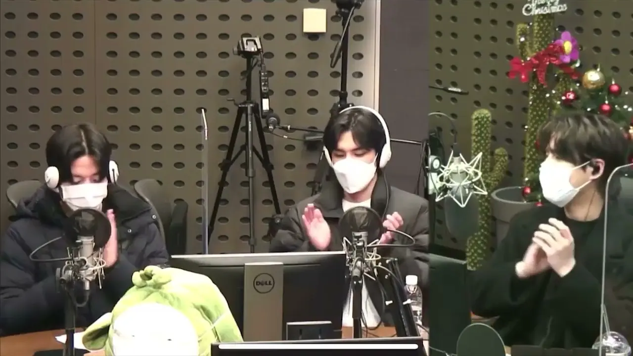 thumbnail DAY6 Kiss The Radio - Kangwondo Sauna (DAY6 Wonpil & Dowoon)