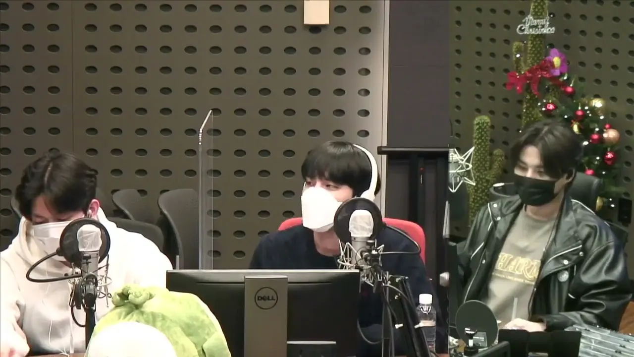 thumbnail DAY6 Kiss The Radio - Kangwondo Sauna (DAY6 Wonpil & Dowoon)
