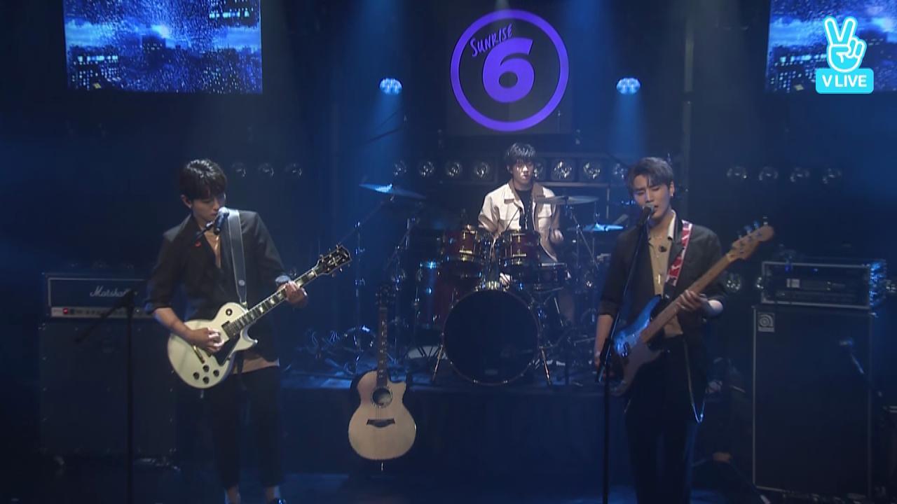 thumbnail 반드시 웃는다 - DAY6 Mini Concert <Every DAY6 June>