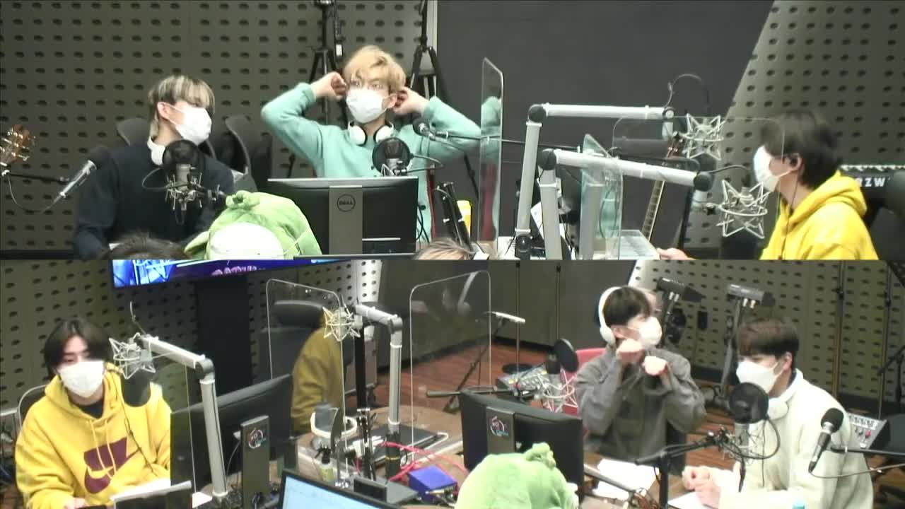 thumbnail DAY6 Kiss The Radio - Flower Boy Band (LUCY)