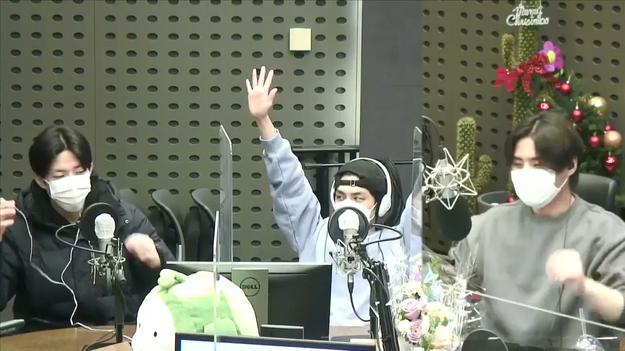thumbnail DAY6 Kiss The Radio - Kangwondo Sauna (DAY6 Wonpil & Dowoon)