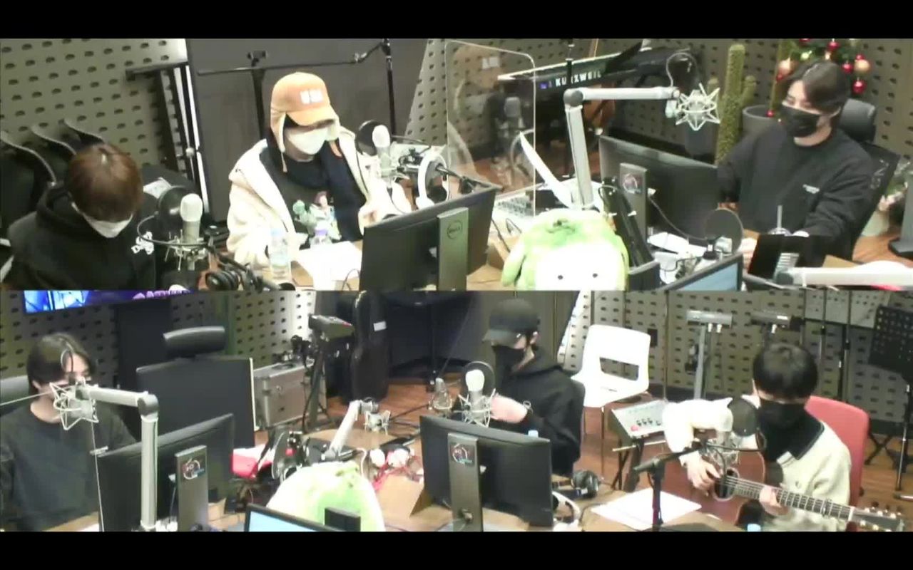 thumbnail DAY6 Kiss The Radio - Flower Boy Band (Hoppipolla)