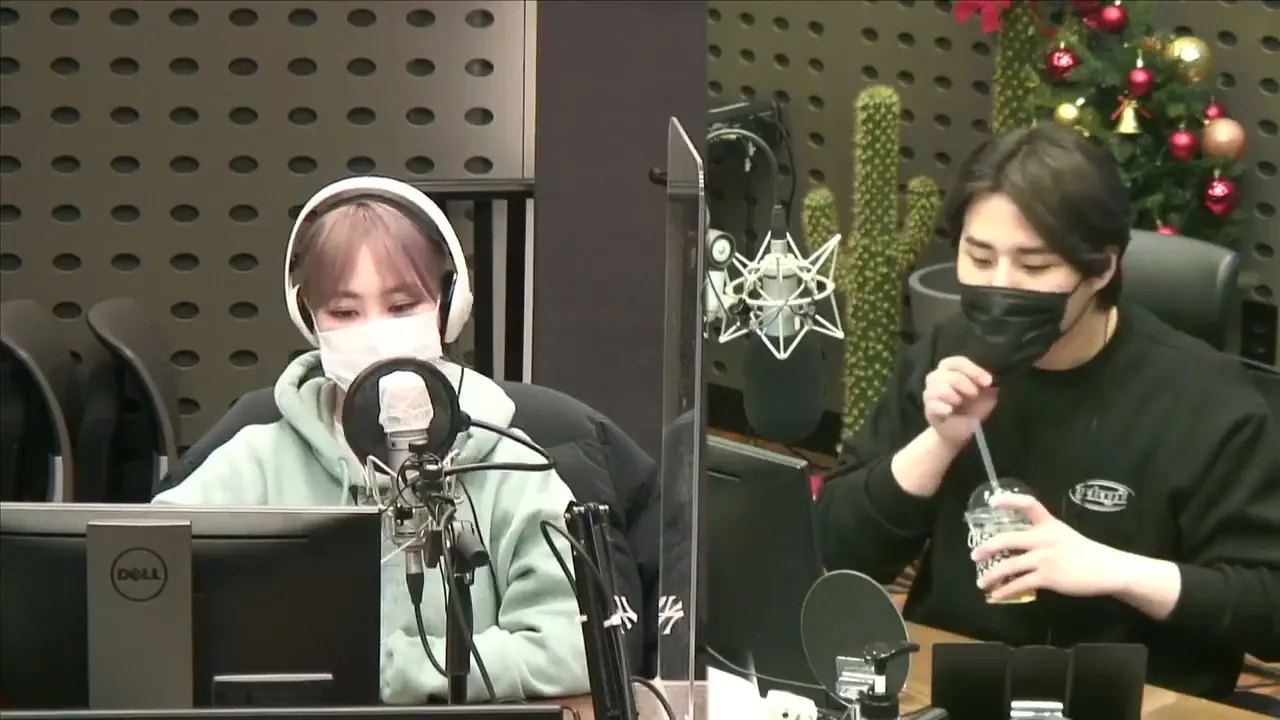 thumbnail DAY6 Kiss The Radio - Kiss Pops (Jamie)