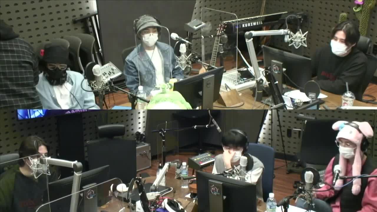 thumbnail DAY6 Kiss The Radio - Flower Boy Band (LUCY)