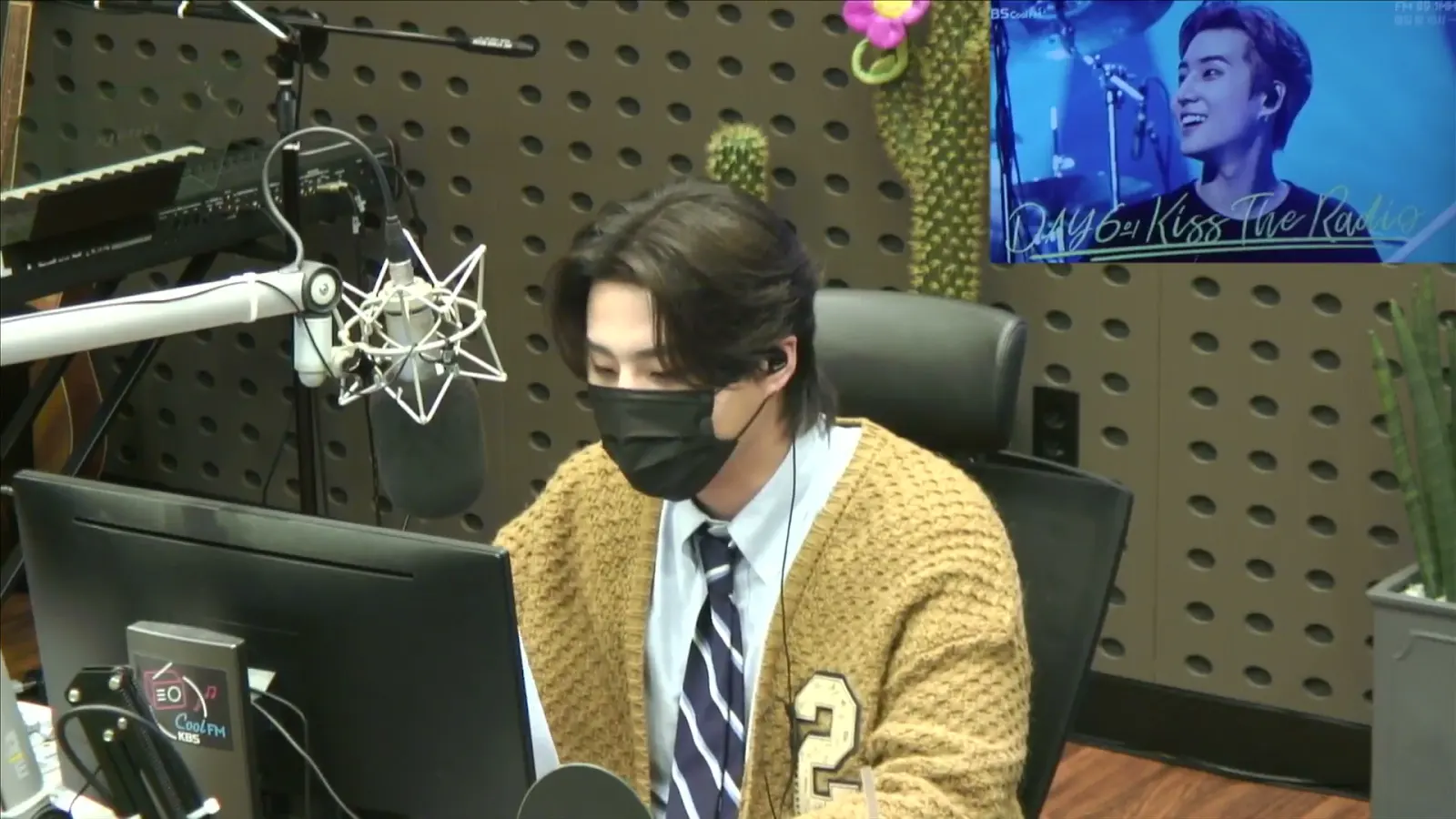 thumbnail DAY6 Kiss The Radio - Kim Wooseok