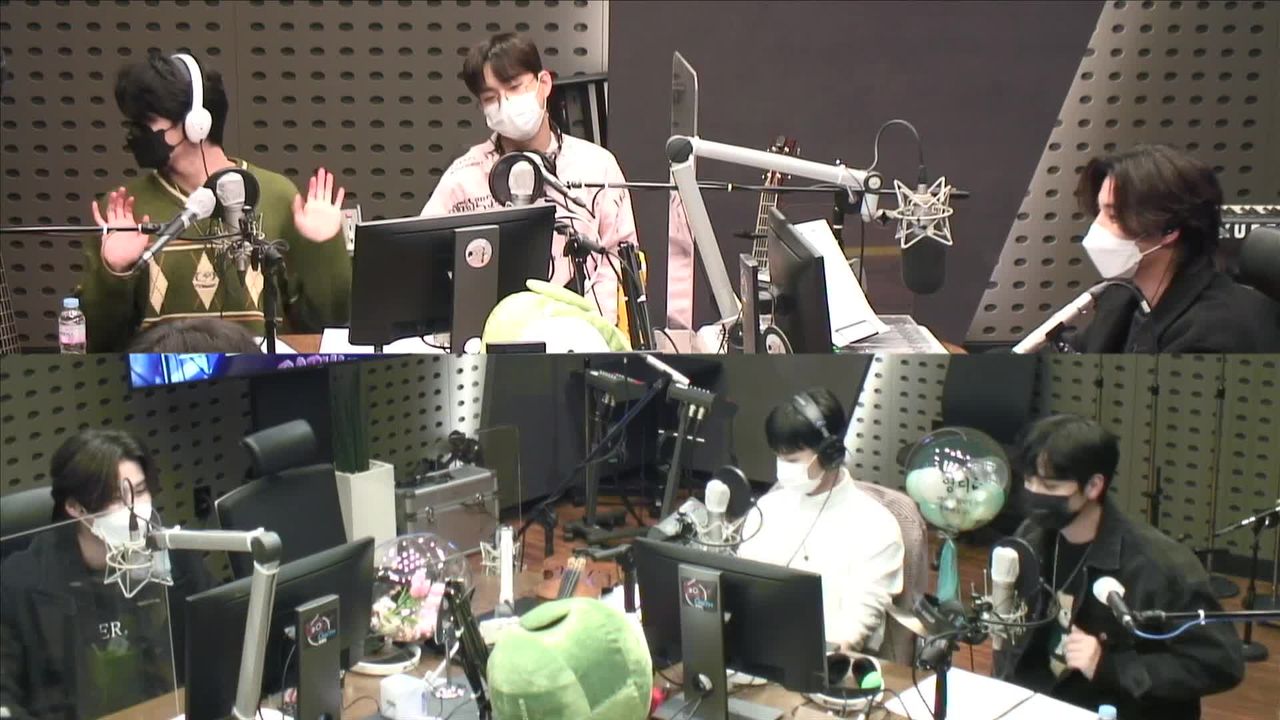 thumbnail DAY6 Kiss The Radio - Flower Boy Band (LUCY)