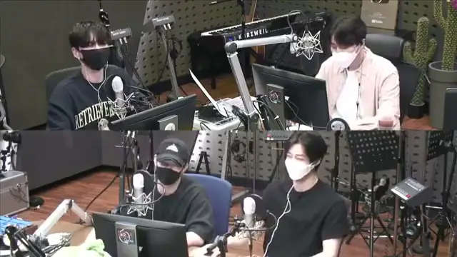 thumbnail DAY6 Kiss The Radio - MONSTA X