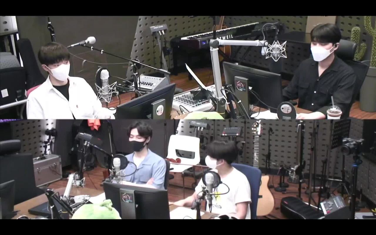 thumbnail DAY6 Kiss The Radio - Flower Boy Band (Hoppipolla)