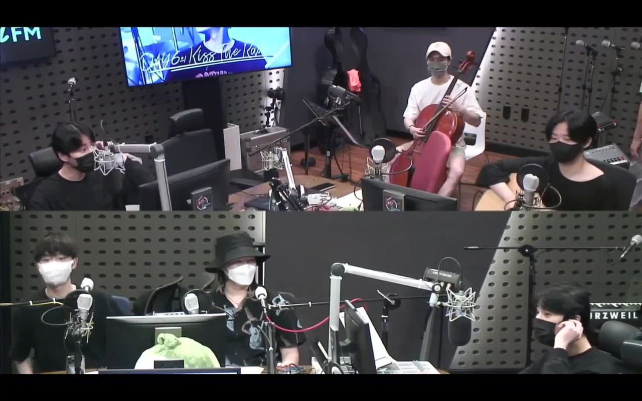 thumbnail DAY6 Kiss The Radio - Flower Boy Band (Hoppipolla)