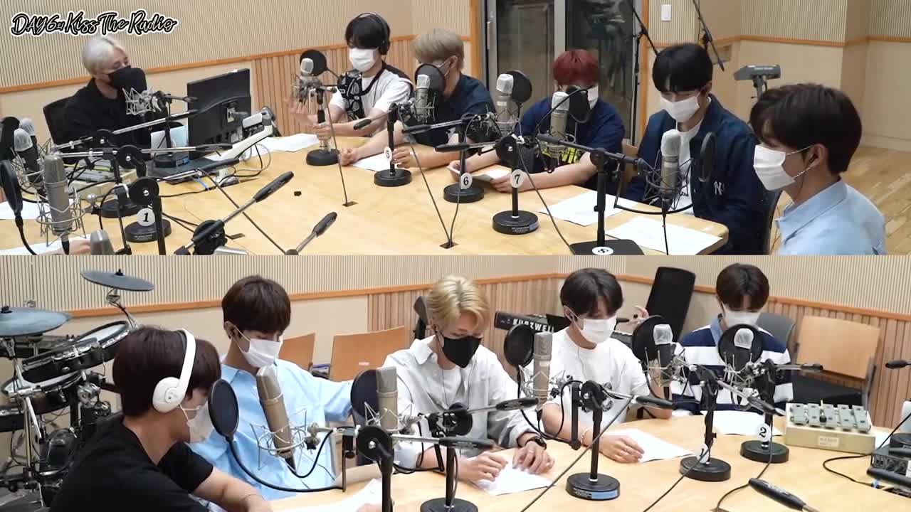 thumbnail DAY6 Kiss The Radio - Golden Child