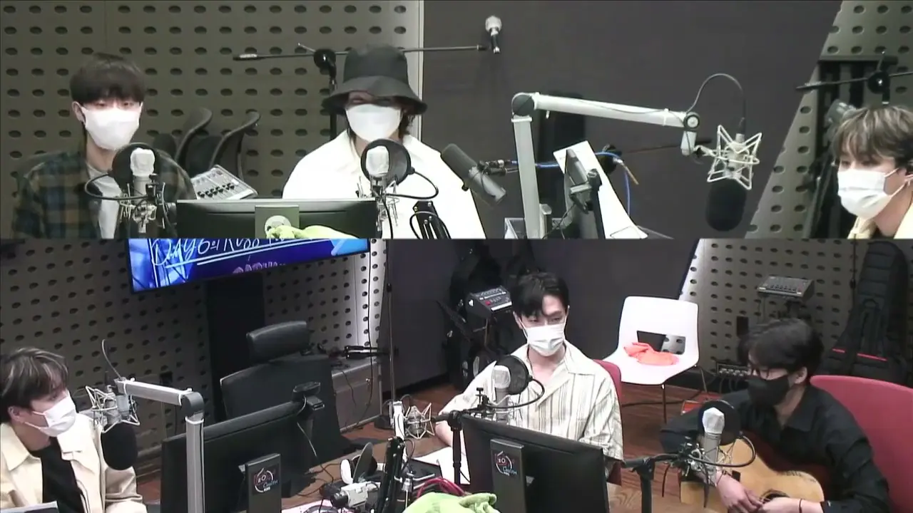 thumbnail DAY6 Kiss The Radio - Flower Boy Band (Hoppipolla)