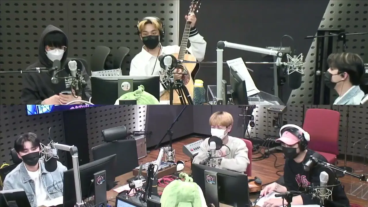 thumbnail DAY6 Kiss The Radio - Flower Boy Band (LUCY)