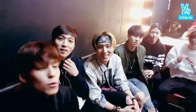 thumbnail DAY6 공연 전 대기실!