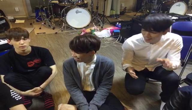 thumbnail DAY6 Sunday Busking Live 4
